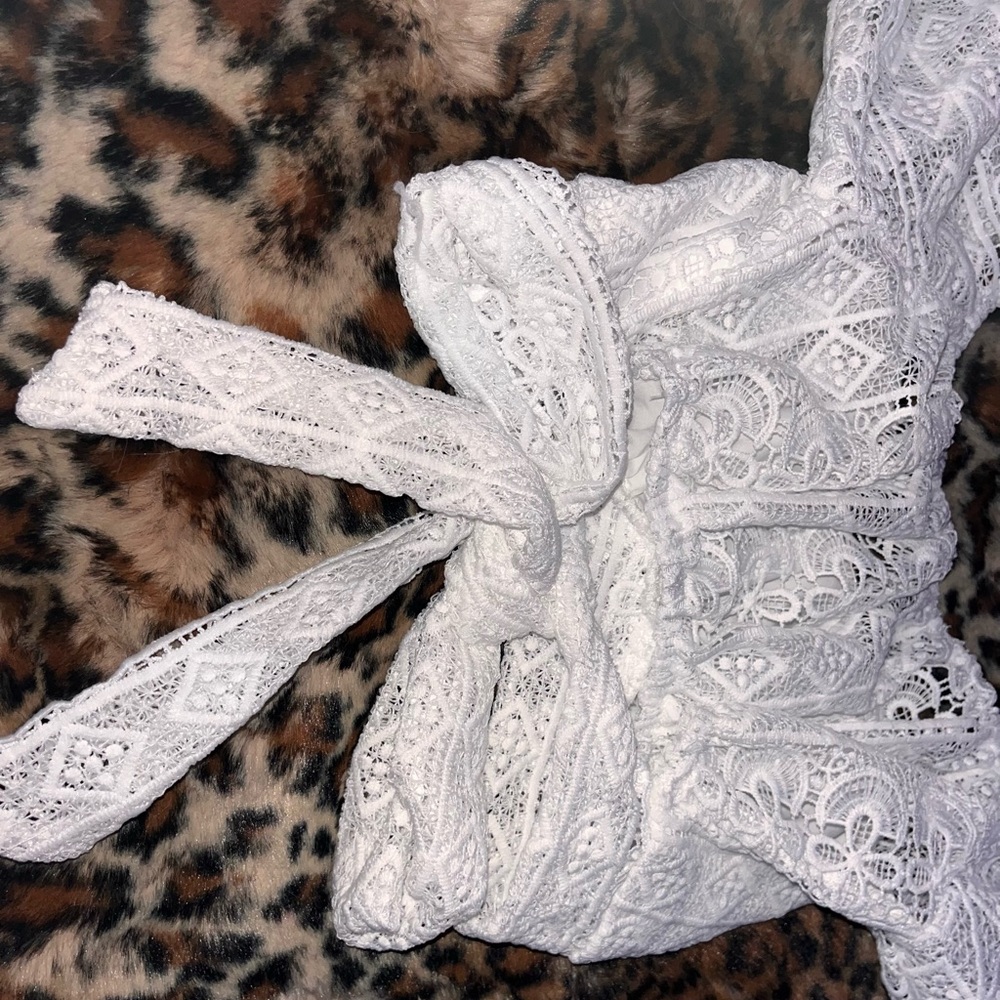 SHEIN White Lace Tie-Waist Top